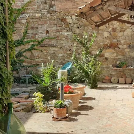 Luca House * Montalbo