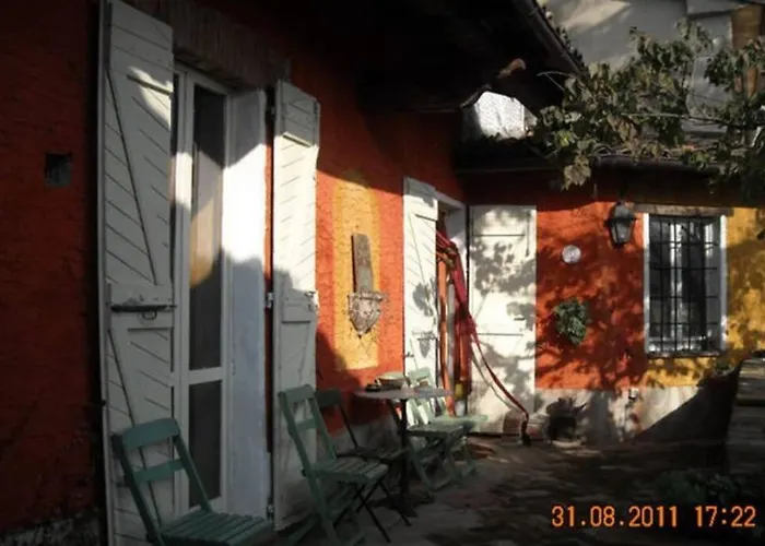 Luca House * Montalbo