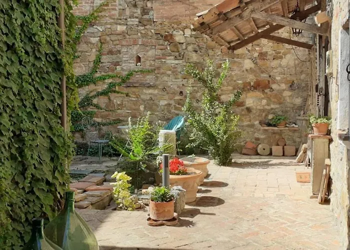 Luca House * Montalbo